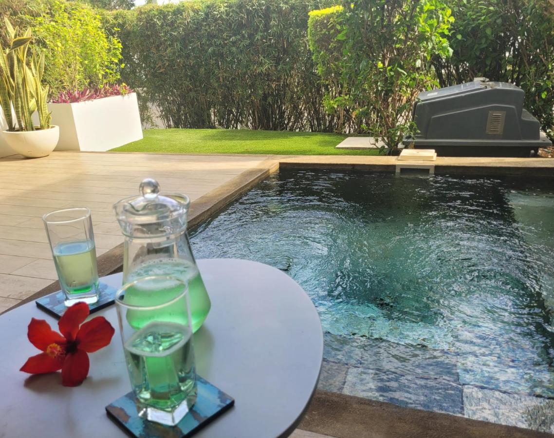 Latitude - With Private Plunge Pool Villa Riviere Noire Bagian luar foto